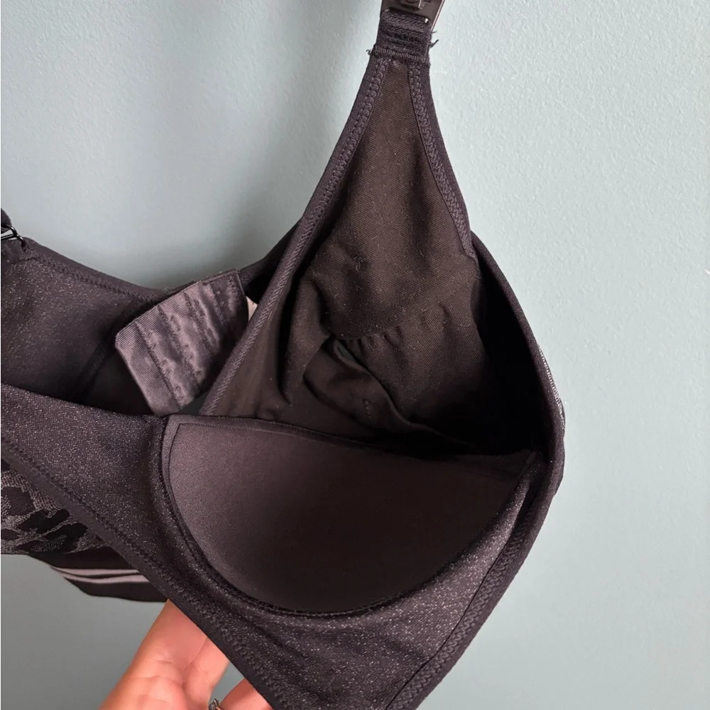 MomCozy Pumping Bra - Picture 3 of 12